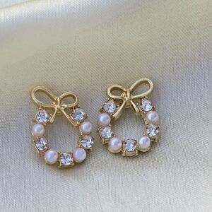 Gold Bow Earrings A1093